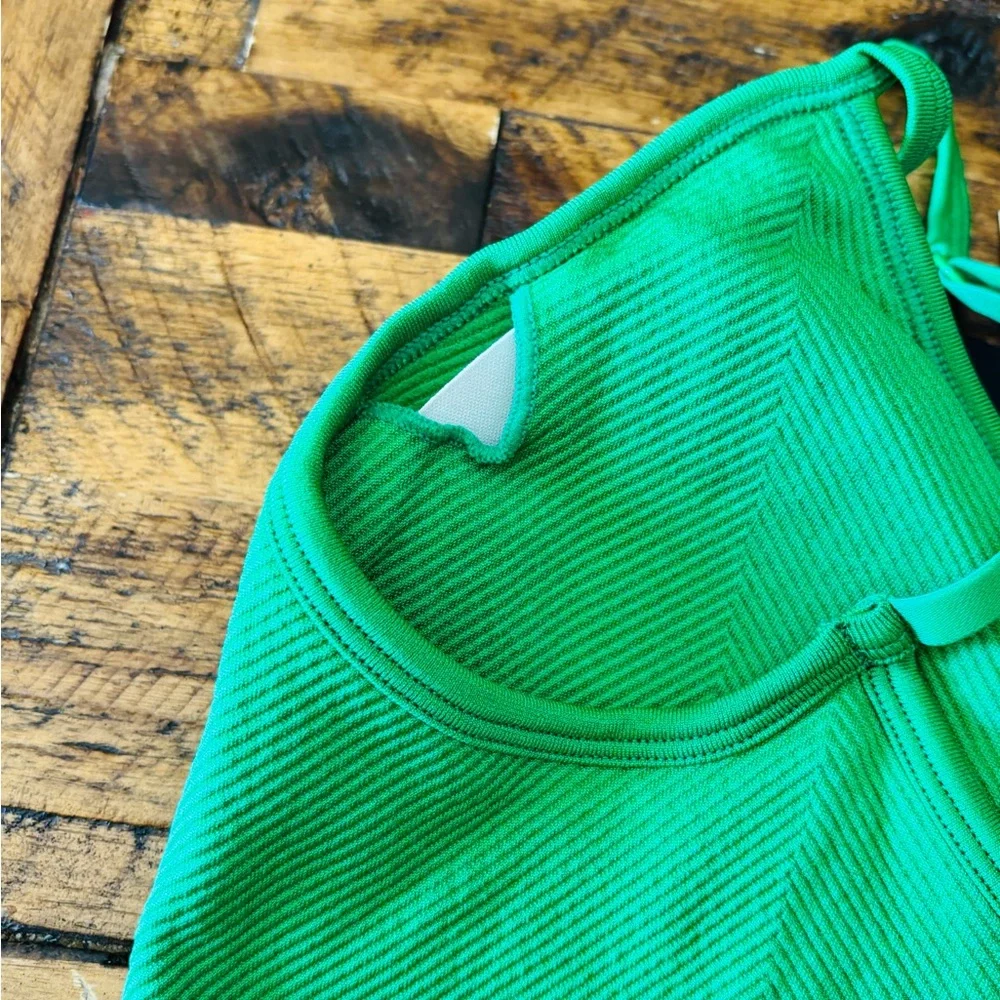 Fashion Nova Green Sports Bra and Shorts Set - Picture 6 of 7